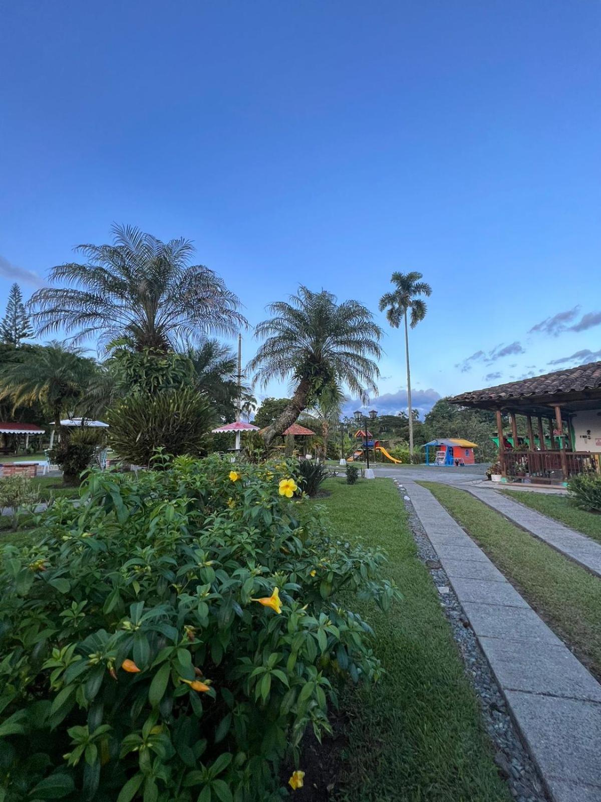Hotel Casa Lemar Quimbaya Exterior foto